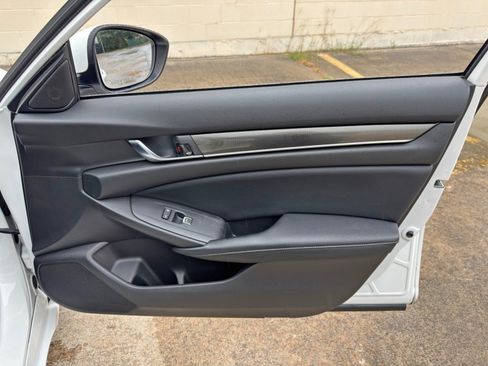 Used 2018 Honda Accord Sport image 38