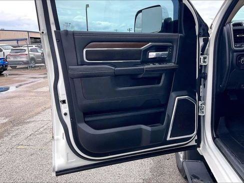 Used 2022 RAM 2500 Laramie AWD/4WD image 17
