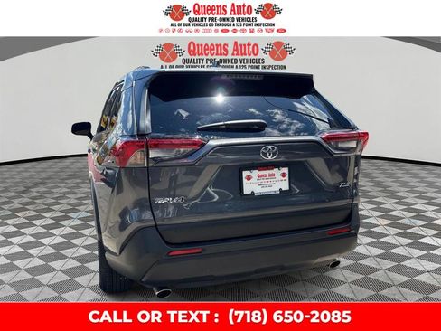 Used 2019 Toyota RAV4 XLE FWD image 5