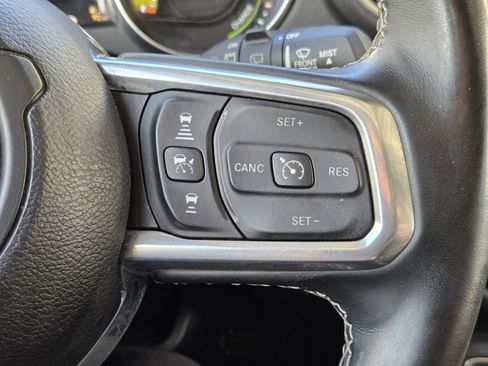 Used 2021 Jeep Wrangler Unlimited Sahara w/ Cold Weather Group image 31