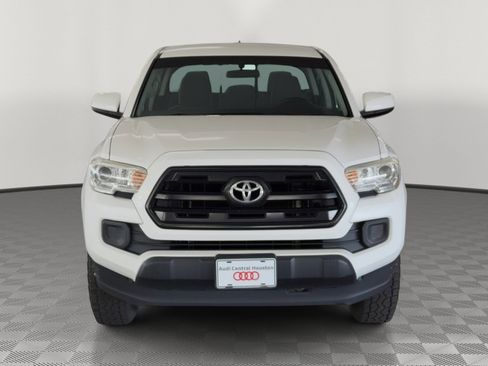 Used 2017 Toyota Tacoma SR image 6