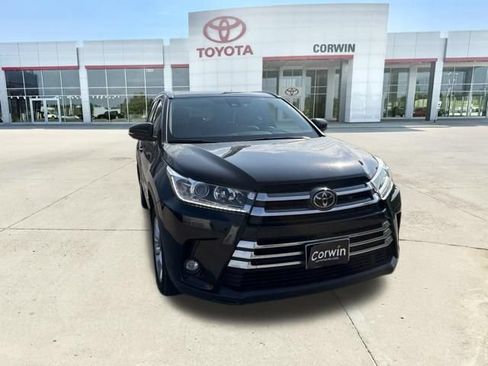 Used 2019 Toyota Highlander Limited w/ Protection Package #3 AWD/4WD image 2