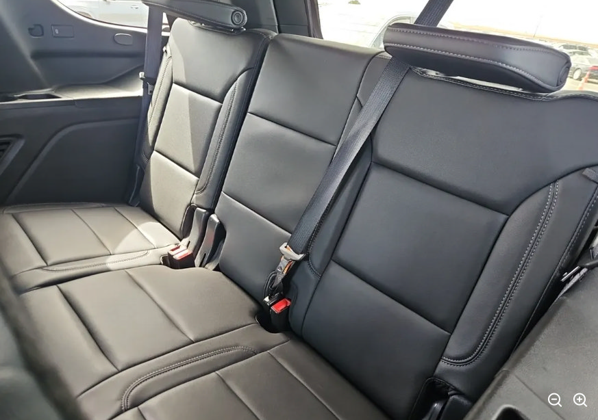 Used 2023 Chevrolet Tahoe Z71 w/ Luxury Package AWD/4WD image 12