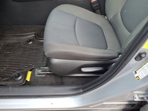 Used 2023 Toyota RAV4 LE image 9