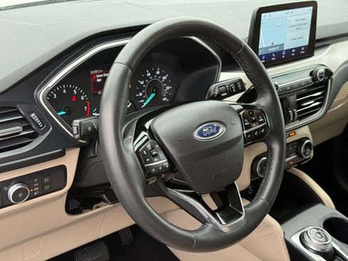 Certified 2022 Ford Escape SEL image 22