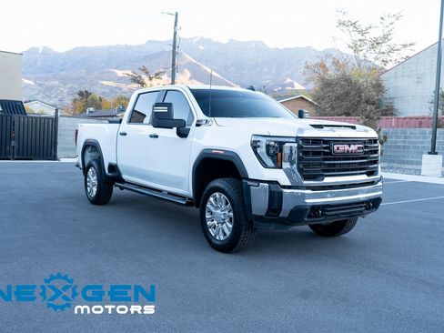 Used 2024 GMC Sierra 2500 Pro image 2