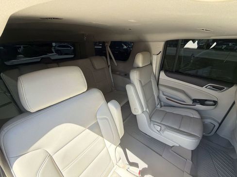 Certified 2020 GMC Yukon XL Denali w/ Denali Premium Package image 11