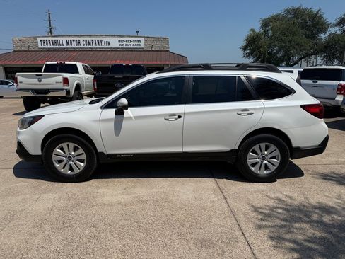 Used 2019 Subaru Outback 2.5i Premium image 4