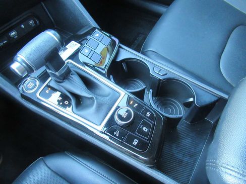 Used 2023 Kia Sportage EX image 34