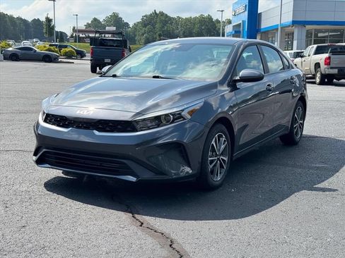 Used 2024 Kia Forte LXS FWD image 7
