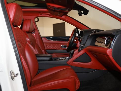 Used 2021 Bentley Bentayga Speed image 16