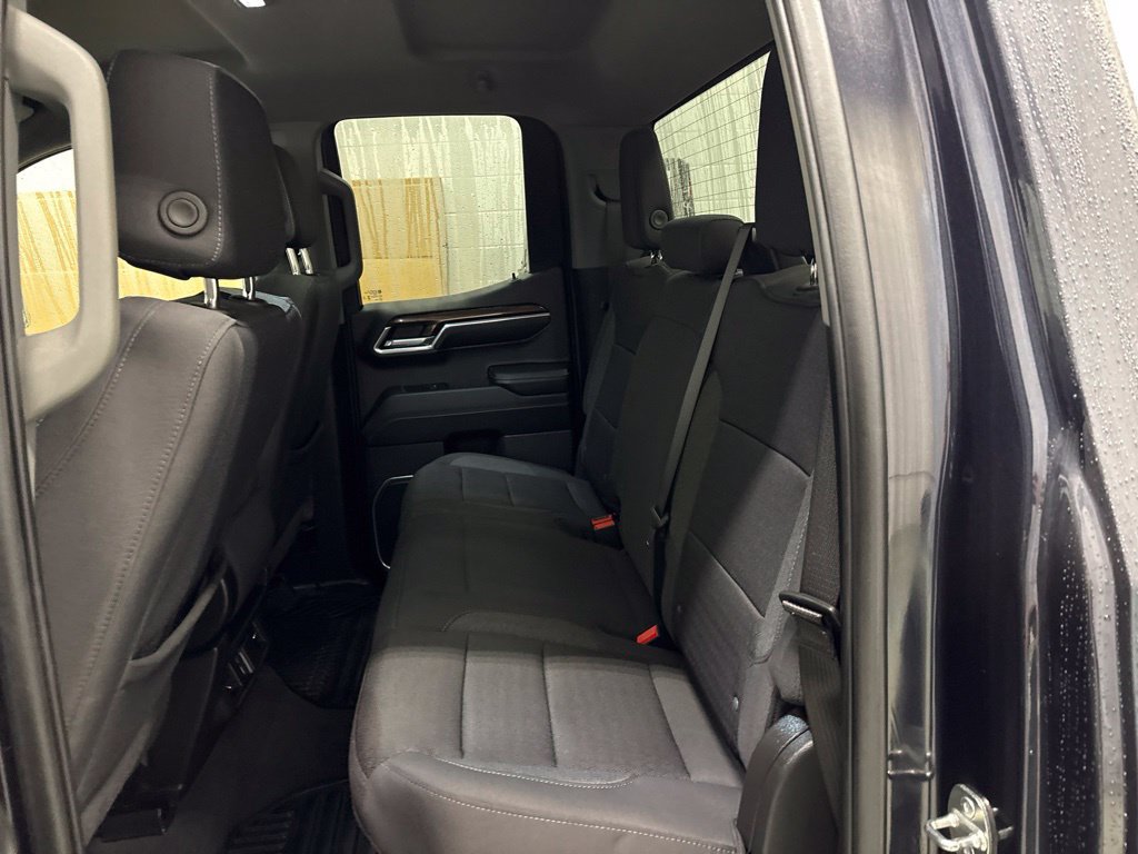Used 2024 Chevrolet Silverado 1500 LT AWD/4WD image 36