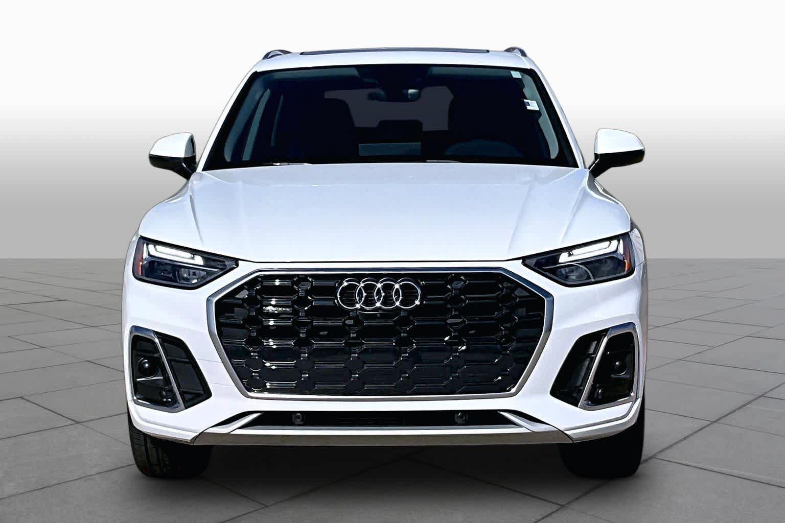 Used 2024 Audi Q5 2.0T Premium Plus w/ Premium Plus Package AWD/4WD image 3