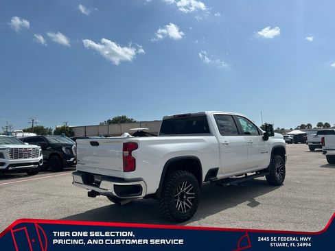 Used 2022 Chevrolet Silverado 2500 LT AWD/4WD image 7