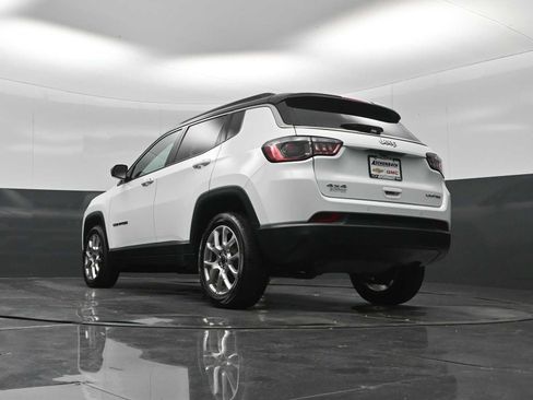 Used 2025 Jeep Compass Limited AWD/4WD image 22