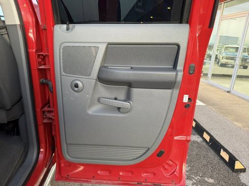 Used 2006 Dodge Ram 2500 Truck SLT image 24