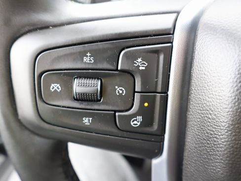 Used 2023 GMC Yukon XL SLT w/ SLT Premium Package image 18