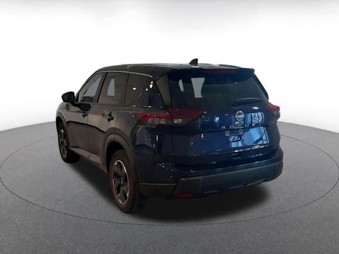 Used 2025 Nissan Rogue SV image 11