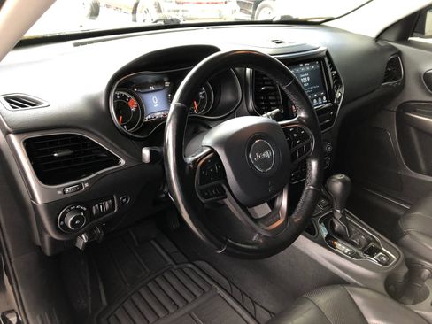 Used 2020 Jeep Cherokee Limited FWD image 16