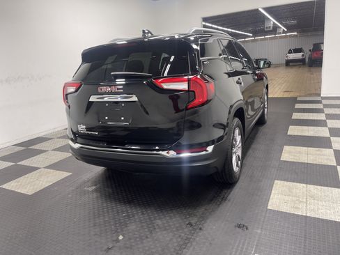 Used 2023 GMC Terrain SLT image 5