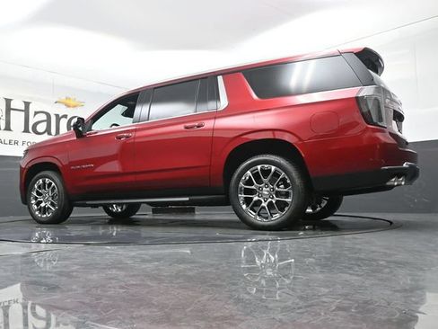 New 2026 Chevrolet Suburban Premier w/ Sun And Tow Package AWD/4WD image 34
