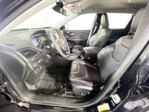 Used 2022 Jeep Cherokee Trailhawk w/ Premium Leather Package AWD/4WD image 20