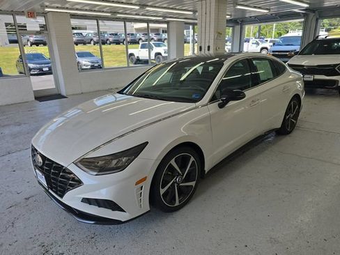 Used 2022 Hyundai Sonata SEL Plus FWD image 2