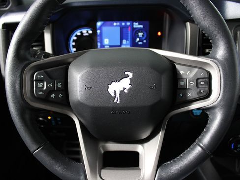 Used 2022 Ford Bronco Outer Banks image 10