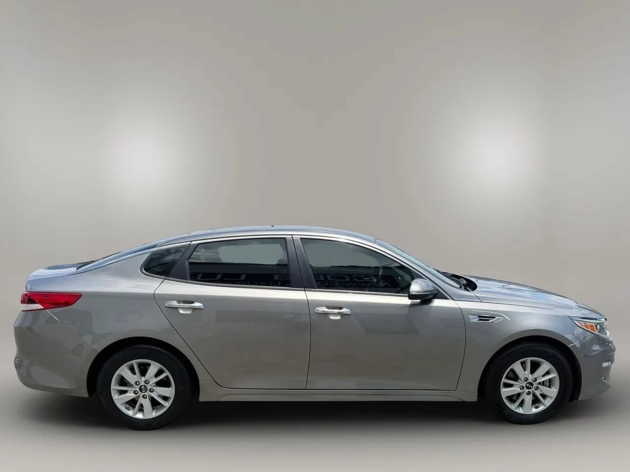 Used 2018 Kia Optima LX FWD image 5