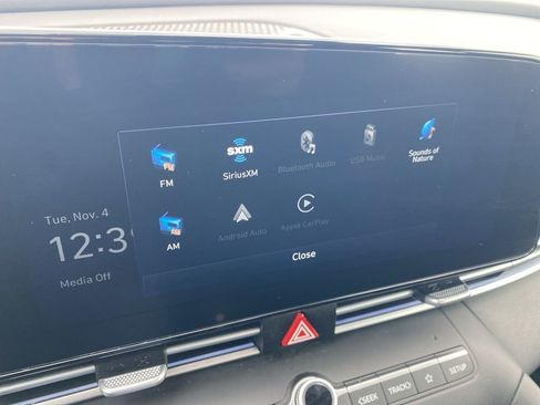 Used 2024 Hyundai Elantra SEL image 30