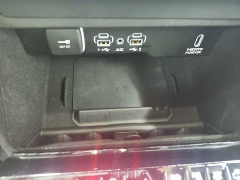 Used 2022 Jeep Grand Wagoneer Series II AWD/4WD image 32