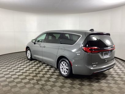 Used 2023 Chrysler Pacifica Touring-L