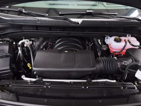 New 2025 Chevrolet Suburban Premier image 29