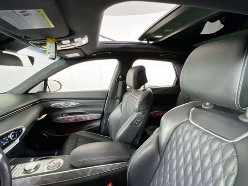 Used 2023 Genesis GV70 3.5T Sport w/ Sport Advanced Package image 22