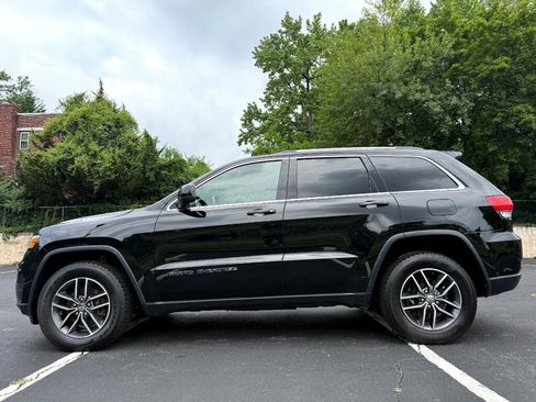 Used 2018 Jeep Grand Cherokee Laredo image 9