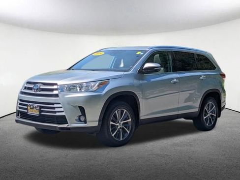 Used 2019 Toyota Highlander XLE AWD/4WD image 12