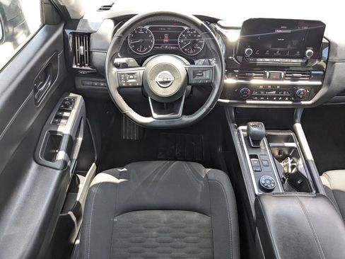 Used 2025 Nissan Pathfinder SV AWD/4WD image 23