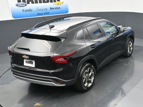 Used 2025 Chevrolet Trax LT w/ LT Convenience Package image 25