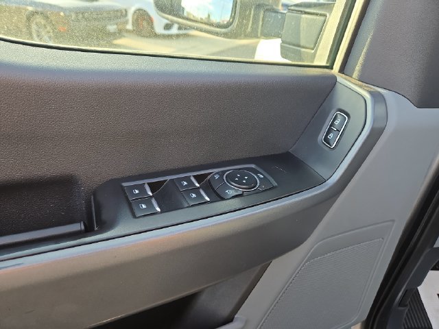 Used 2023 Ford F350 4x4 Crew Cab Super Duty image 19