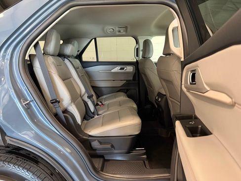Certified 2025 Ford Explorer Active w/ Active Comfort Package AWD/4WD image 34