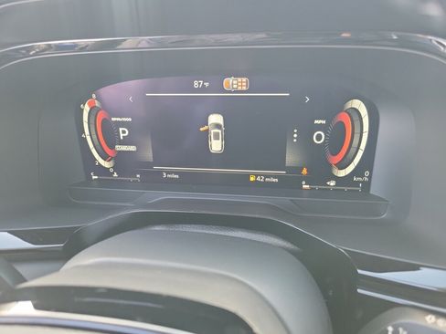 New 2026 Nissan Pathfinder SL FWD image 28