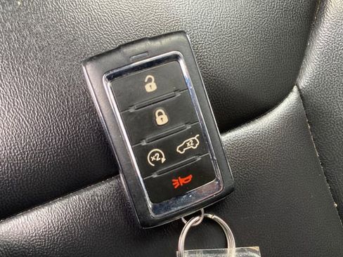 Used 2023 Jeep Grand Cherokee Limited AWD/4WD image 25
