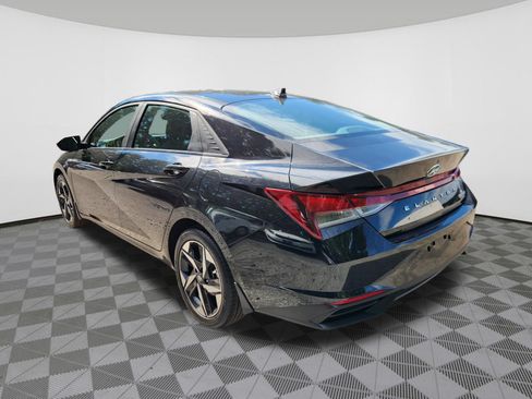 Certified 2023 Hyundai Elantra SEL w/ Convenience Package FWD image 3