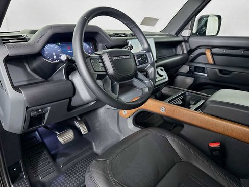 Used 2024 Land Rover Defender 130 X image 9
