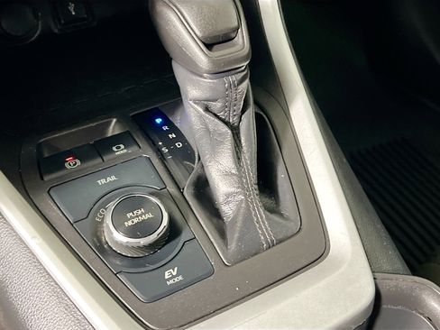 Used 2022 Toyota RAV4 XLE image 24