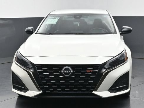 Used 2023 Nissan Altima 2.5 SR FWD image 7