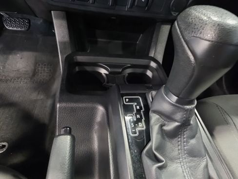 Used 2020 Toyota Tacoma SR AWD/4WD image 25
