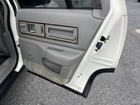 Used 1992 Buick Roadmaster Sedan RWD image 45