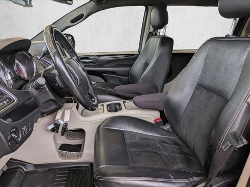 Used 2017 Dodge Grand Caravan SXT image 15