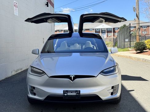 Used 2017 Tesla Model X 100D AWD/4WD image 2